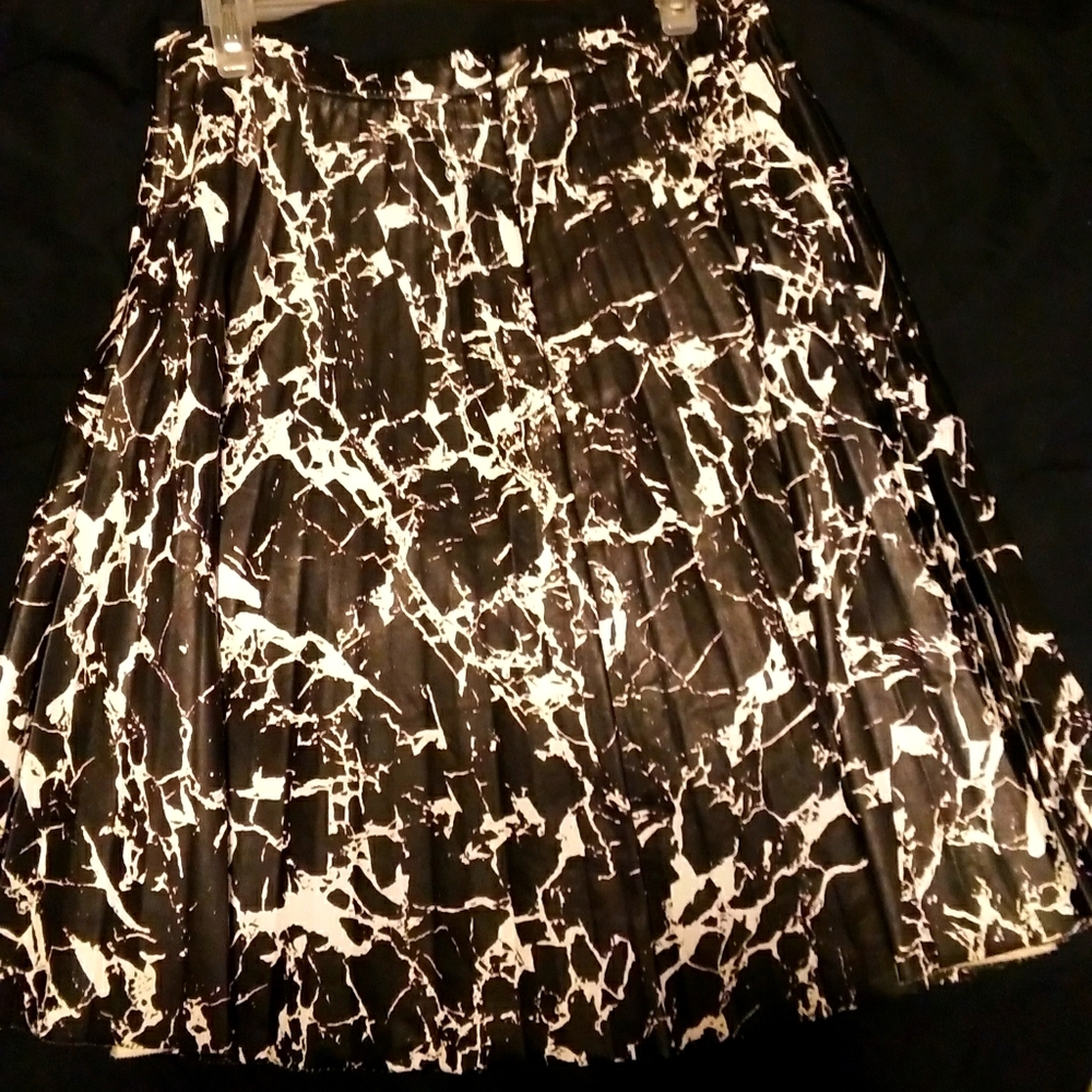 Calvin Klein Sz 6 Vegn Leather Circle Skirt Marble